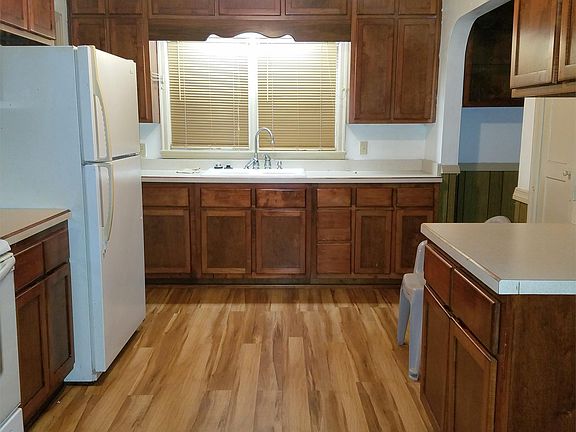4th image of 301 Orchard Ave