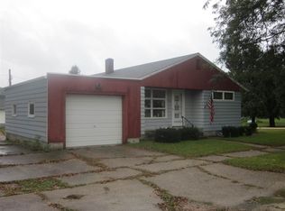 205 E 3rd Ave, Wadena, IA 52169