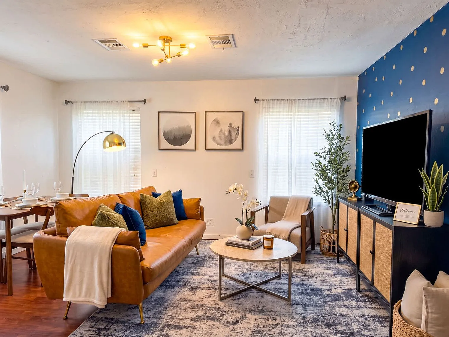2 bed, 1.0 bath, 893 sqft, $3,152 — Photo 1