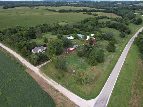 21044 435th St, Pittsfield, IL 62363