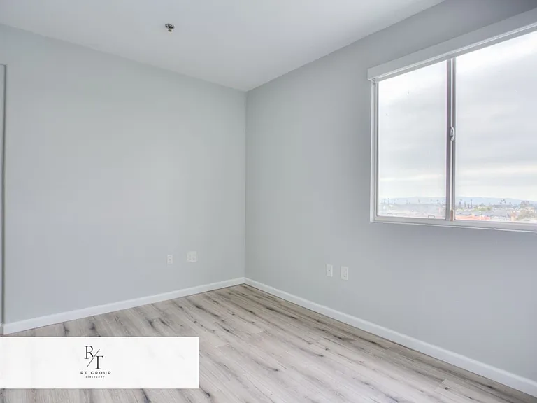 580 W Main St #302 — Photo 28