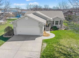 2904 Wildwood Way, Newton, KS 67117