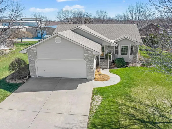 2904 Wildwood Way, Newton, KS 67117
