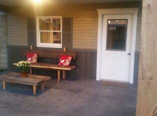 416 Hull St, Sharon, PA 16146