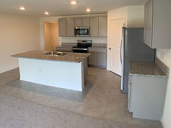 5th image of 586 Twisted Oaks Dr