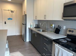 595 Saint Clair Ave W #16, Toronto, ON M6C1A3