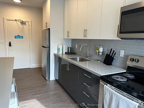 595 Saint Clair Ave W #16 Photo 1