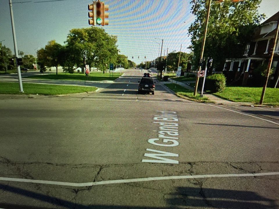 2nd image of 1673 W Grand Blvd