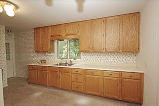 5th image of 11810 Pineview Dr