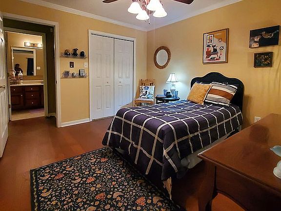 5th image of 2437 Halifax Pl SW