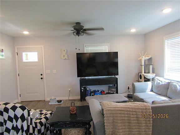 3rd image of 205 Cedarvale Rd