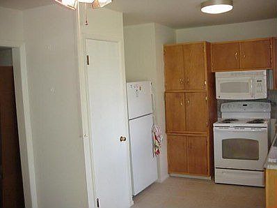 3rd image of 1301 Hastings Dr