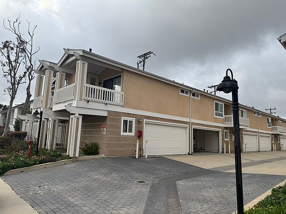 3rd image of 2027 Artesia Blvd APT B