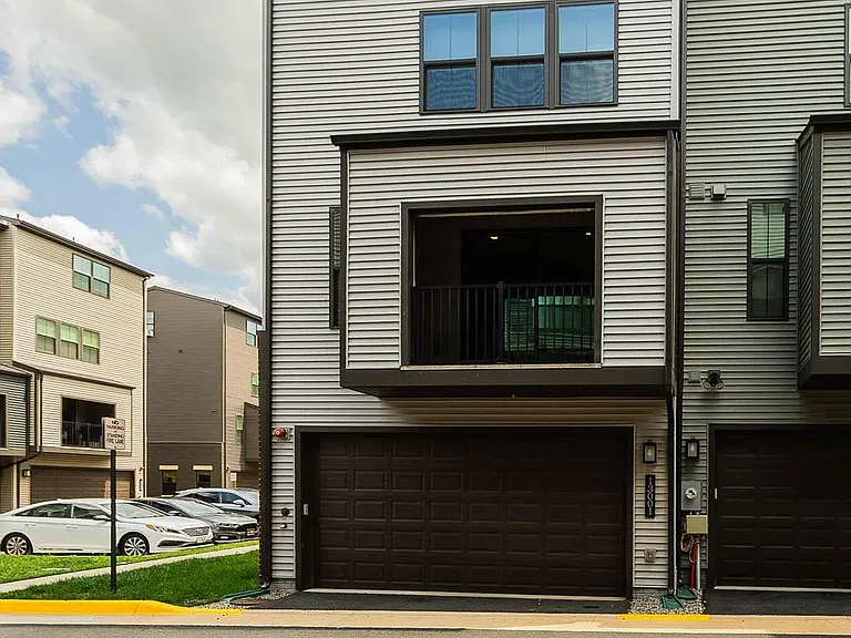13001 Hattontown Sq — Photo 49