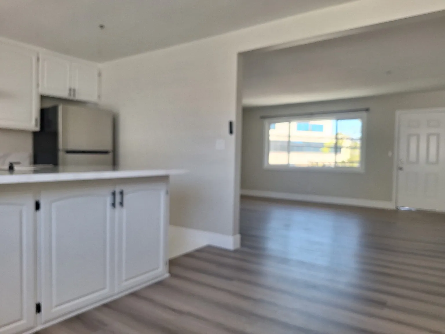 2 bed, 858 sqft, $3,750 — Photo 2