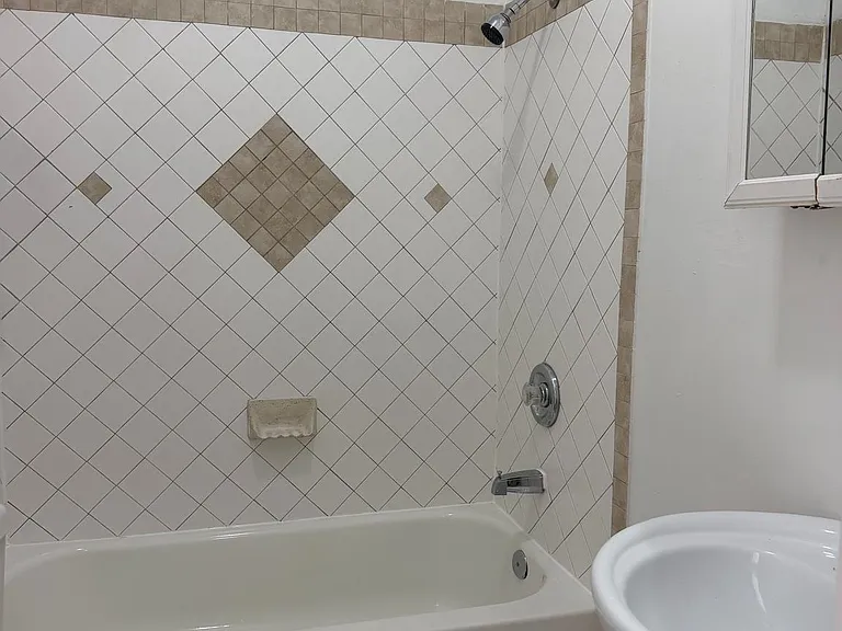 1112 W Glenwood Ave #1 — Photo 8