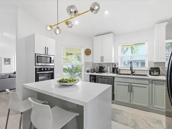 901 SW 111th Way, Davie, FL 33324