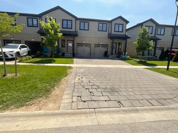 2609 Holbrook Dr #10, London, ON N6M 0E8