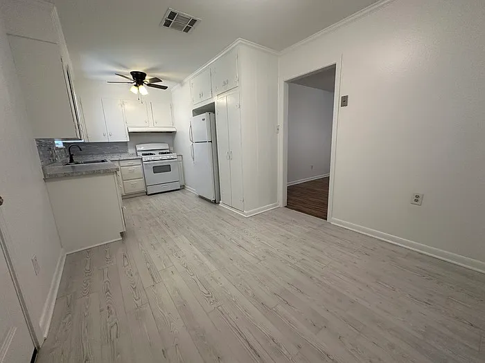 4223 Elaine St — Photo 5