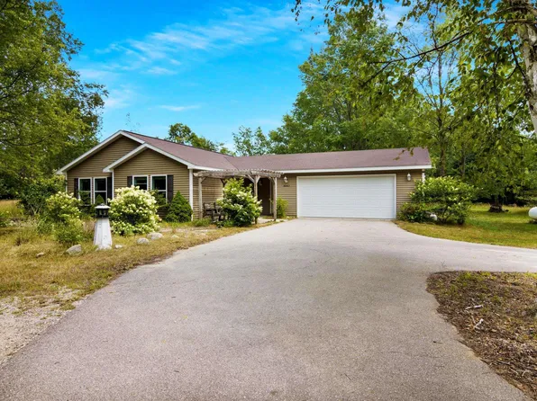 14143 Erdman Rd, Arcadia, MI 49613