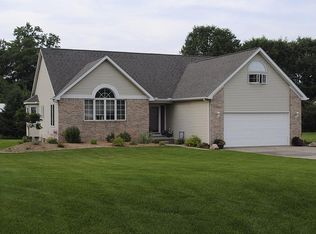 1271 Horizon Dr, Lapeer, MI 48446