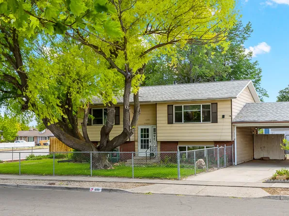 6190 S Country Hills Dr, Salt Lake City, UT 84129