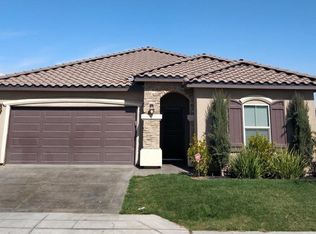 577 Ficklin Dr, Madera, CA