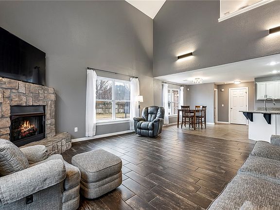 4th image of 750 Saddlehorn Dr