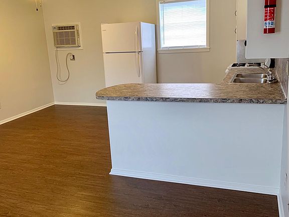 2nd image of 208 Parmley Dr APT 19
