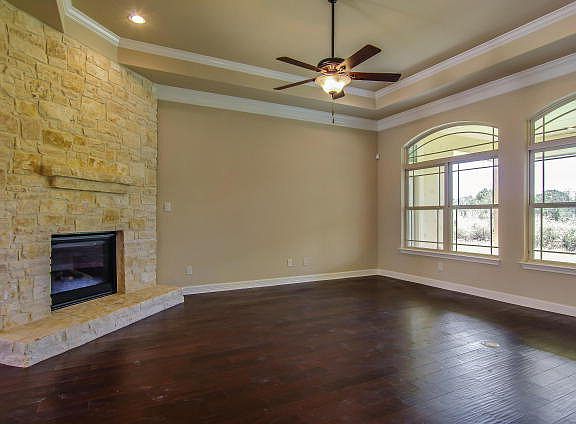 2nd image of 929 Woodland Oaks