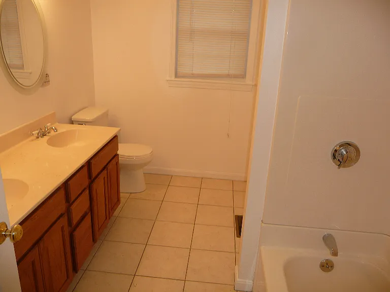 102-104 Pond St — Photo 9