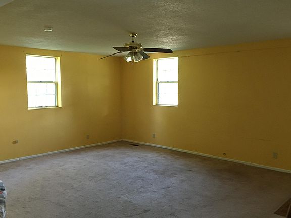 3rd image of 2422 Pulliam Ave