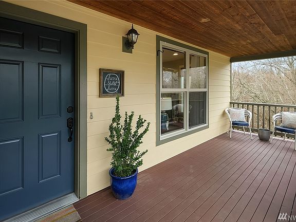 4th image of 2407 Douglas Dr NE