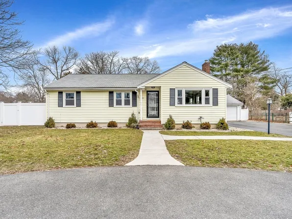 560 Bay Rd, Stoughton, MA 02072