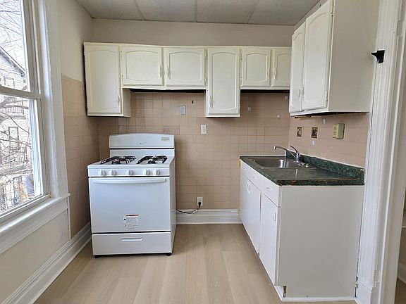 2nd image of 64 Lexington Ave #2