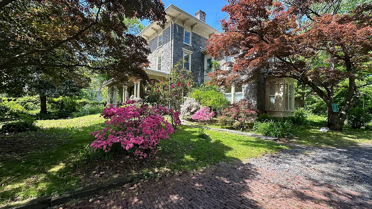 Building Photo - 53 E Logan St #1