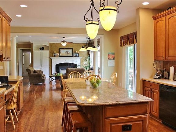 5th image of 6729 Surlyn Ct