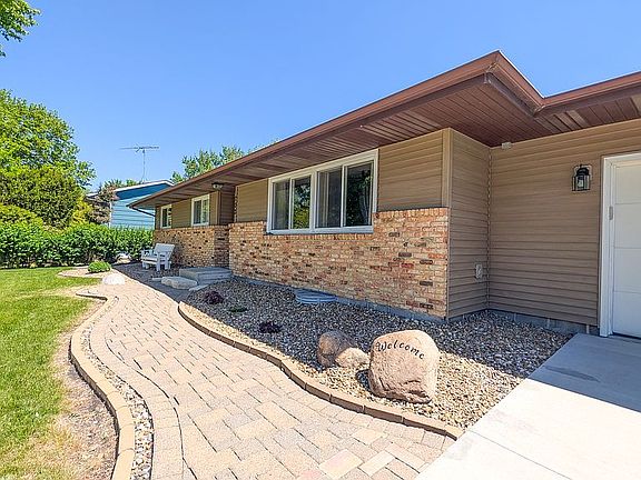 4th image of 702 13th St