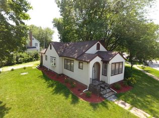 1905 W 4th St, Waterloo, IA 50701