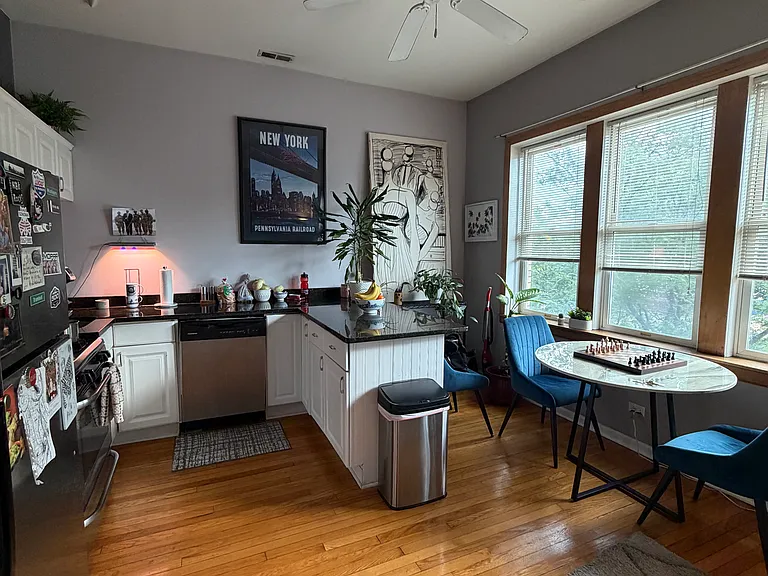 537 N Ashland Ave #2F — Photo 25