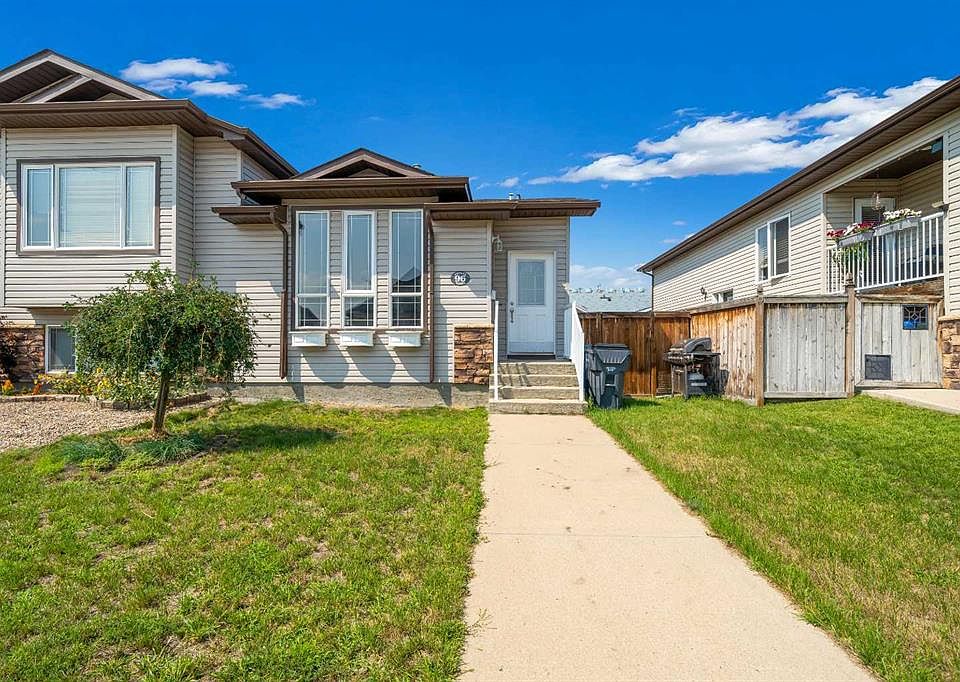 1st image of 96 S Northlands Cres NE