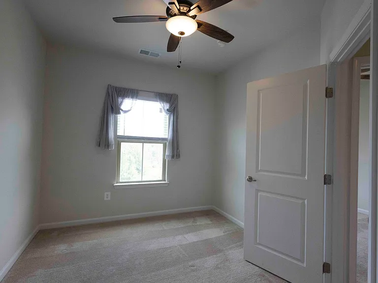 930 Dawes Ct — Photo 37