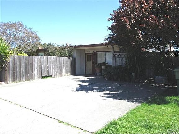 3rd image of 1328 McKenzie Ave