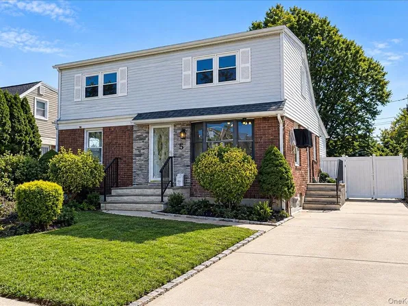 5 Edward Avenue, Hicksville, NY 11801
