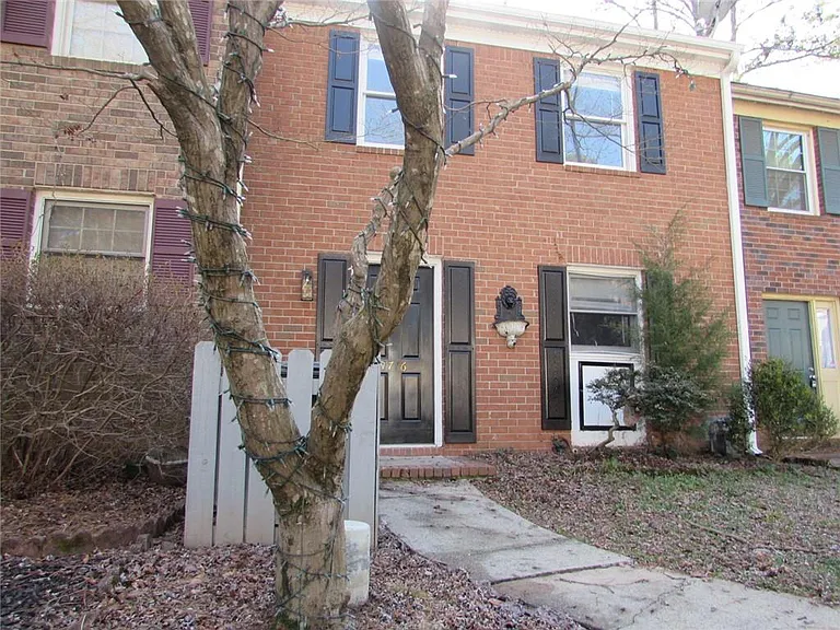 1716 Twin Brooks Dr — Photo 3