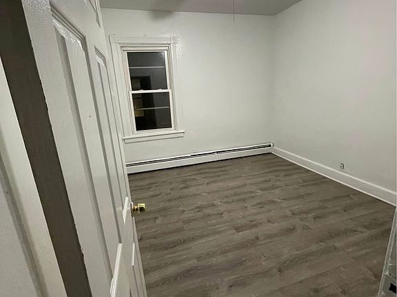 3rd image of 28 Tuxedo Ave #1