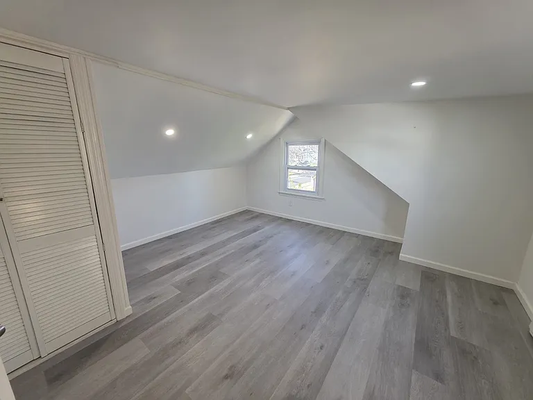 113 Yoakum Ave — Photo 8