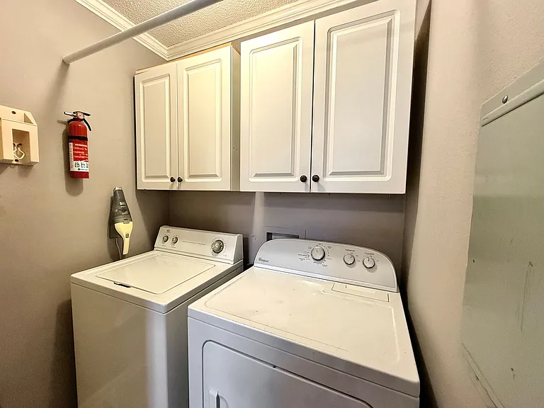 955 Ridgepoint Ct — Photo 11
