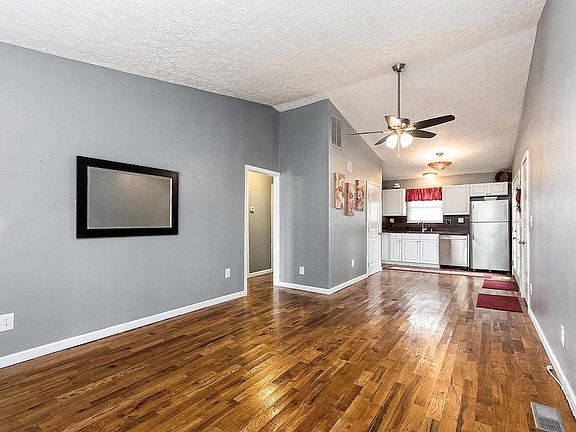 4th image of 7639 Whitneyway Dr