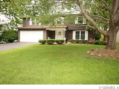 70 Beacon Hills Dr S, Penfield, NY, 14526
